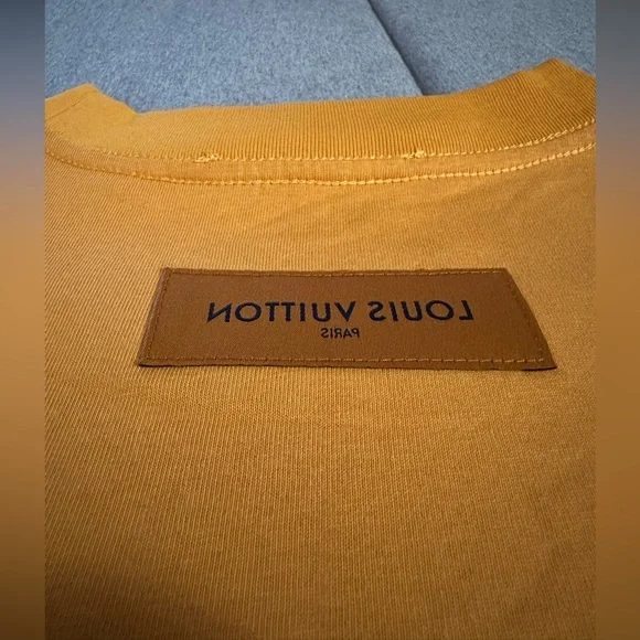 Louis Vuitton Embossed LV T-Shirt - Picture 6 of 9